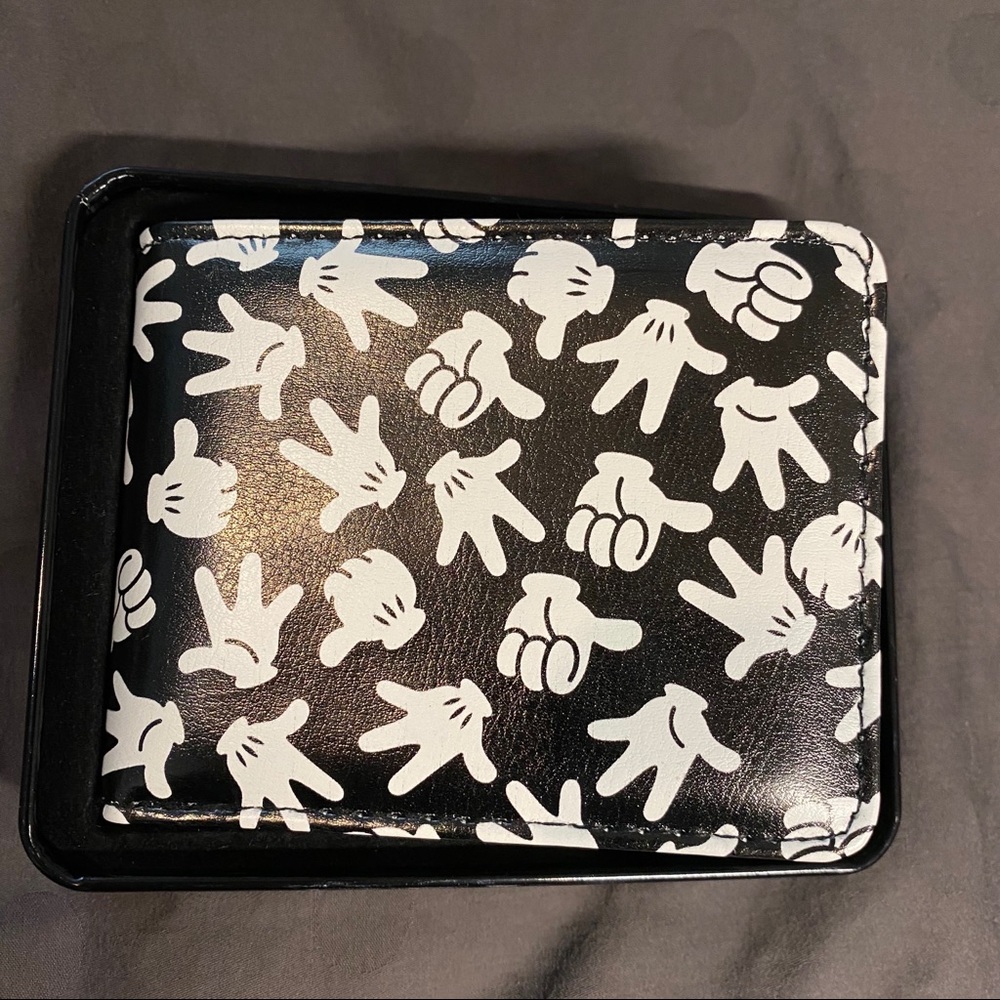 Mickey Mouse hands wallet